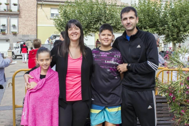 El domingo 8 de septiembre los vecinos de Ayegui dieron cierre a cuatro días de fiesta. Por la mañana, los niños pudieron pasar un rato divertido en el rebote, con la celebración de la fiesta de la espuma. Durante el resto de la jornada, las mujeres fueron las protagonistas del día, con comida popular y conciertos en su honor.
