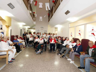 Todas las fotos del cohete de fiestas de Villafranca.