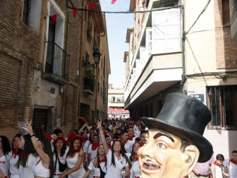 Todas las fotos del cohete de fiestas de Villafranca.