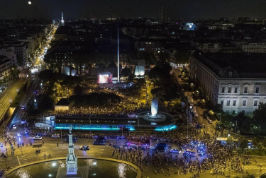 Los Reyes y Pedro Sánchez han recibido a los integrantes de la selección, que después han recorrido las calles de Madrid en un autobús descapotable para culminar en una fiesta en la plaza de Colón.