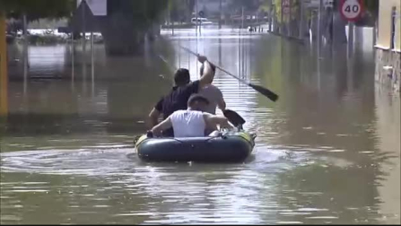 Alicante se recupera con dificultades de las devastadoras riadas
