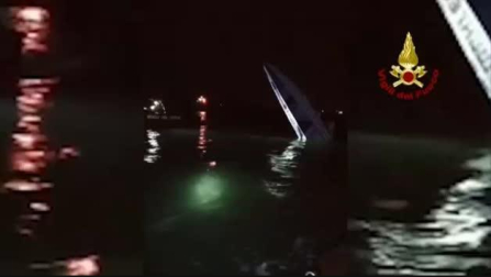 Mueren 3 personas al intentar batir un récord de velocidad en lancha en Venecia