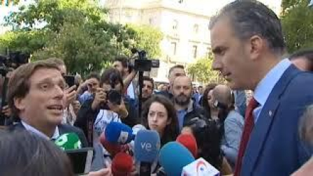 Rifirrafe entre Martínez Almeida y Ortega Smith (Vox)