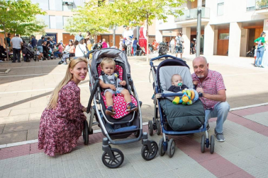 Las comparsas de gigantes y cabezudos son un elemento imprescindible de las fiestas en Navarra. En Ansoáin, los más pequeños no faltaron a su cita con estos personajes, para disfrutar con sus bailes o soltar un poco de adrenalina corriendo delante de los temibles kilikis.