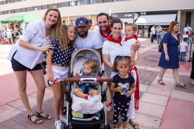 Esta localidad de la Comarca de Pamplona ha vivido sus fiestas del 11 al 15 de septiembre. La mañana del sábado ¡Click! se acercó hasta la plaza de las Mujeres donde, de la mano del colectivo Dindaia, se organizaron diferentes espacios de juego pensados para los más pequeños de la localidad.