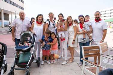 Esta localidad de la Comarca de Pamplona ha vivido sus fiestas del 11 al 15 de septiembre. La mañana del sábado ¡Click! se acercó hasta la plaza de las Mujeres donde, de la mano del colectivo Dindaia, se organizaron diferentes espacios de juego pensados para los más pequeños de la localidad.