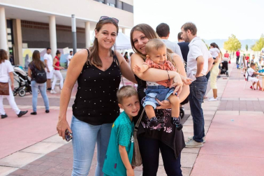 Esta localidad de la Comarca de Pamplona ha vivido sus fiestas del 11 al 15 de septiembre. La mañana del sábado ¡Click! se acercó hasta la plaza de las Mujeres donde, de la mano del colectivo Dindaia, se organizaron diferentes espacios de juego pensados para los más pequeños de la localidad.