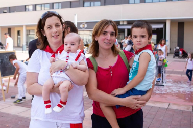 Esta localidad de la Comarca de Pamplona ha vivido sus fiestas del 11 al 15 de septiembre. La mañana del sábado ¡Click! se acercó hasta la plaza de las Mujeres donde, de la mano del colectivo Dindaia, se organizaron diferentes espacios de juego pensados para los más pequeños de la localidad.
