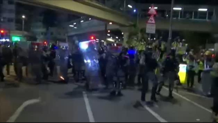 Nuevos disturbios entre Policía y manifestantes en Hong Kong