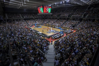 Más de 10.000 aficionados se citaron en el pabellón pamplonés para ver la victoria por 78-70 de la selección española en el arranque de la gira de preparación del Mundial de China 2019.