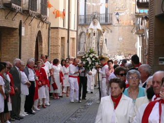 Corella ha dedicado su segundo día de fiestas a honrar a la virgen de la Merced con la misa y la tradicional procesión.