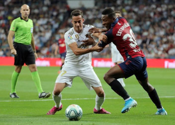 Encuentro de la Jornada 6 de LaLiga Santander 2019-2020 disputado en el estadio Santiago Bernabéu.