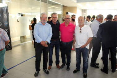 Eficiencia, confort y fiabilidad. Bajo estas premisas se presentó en sociedad el nuevo Actros, un camión que cumple las exigencias crecientes del tráfico de reparto pesado. El evento se celebró en las instalaciones de Gazpi, concesionario oficial Mercedes-Benz.