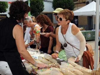 El sábado 21 de septiembre Arguedas celebró del Día del Arroz con un programa de actividades variado, en el que tuvieron cabida degustaciones, catas, visitas guiadas a la localidad, talleres y reconocimientos. Uno de los momentos más esperados fue la degustación realizada con arroz 'El Alcaraván', marca producida en la localidad.