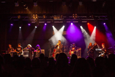 La Fuga, Carlos Escobedo, Ramoncín, Jimmy Barnatán, Sonic Toys, Latxatarra, Kai Etxaniz y Mind de Gap fueron los artistas que se subieron el 19 de septiembre al escenario de la Sala Zentral de la mano de la asociación Afan. Este colectivo, dedicado a las personas con Alzheimer, quiso con este acto 'Recordar a los que olvidan'.