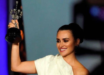 Fotos de la entrega del Premio Donostia a Penélope Cruz este viernes en el Palacio del Kursaal