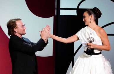 Fotos de la entrega del Premio Donostia a Penélope Cruz este viernes en el Palacio del Kursaal