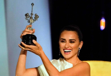 Fotos de la entrega del Premio Donostia a Penélope Cruz este viernes en el Palacio del Kursaal