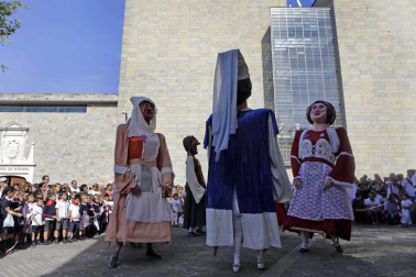 Fotos del inicio de las fiestas de San Fermín Txikito este viernes en Pamplona