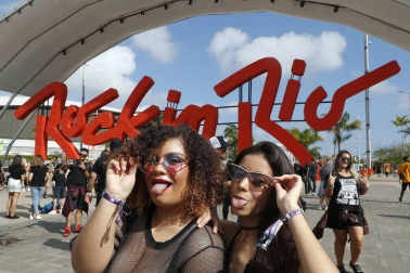 El público pudo disfrutar de las acciones de Drake, Ellie GOulding, Rexha y DJ Alok en el primer día de la cita de Río de Janeiro.