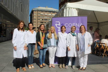 El Colegio Oficial de Farmacéuticos de Navarra (COFNA) ha conmemorado este sábado el Día Mundial del Farmacéutico con la instalación de una carpa en la confluencia de las calles Tudela y García Ximénez.