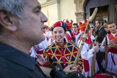 Todas las fotos de la salida de la Comparsa de Gigantes y Cabezudos en San Fermín Txikito.