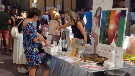 Fotos de la celebración de la I Feria de Comercio y Servicios de Peralta, organizada por la comisión municipal de comercio en colaboración con entidades y empresas de la localidad.