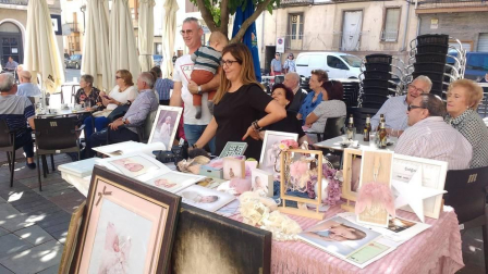 Fotos de la celebración de la I Feria de Comercio y Servicios de Peralta, organizada por la comisión municipal de comercio en colaboración con entidades y empresas de la localidad.