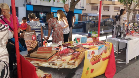 Fotos de la celebración de la I Feria de Comercio y Servicios de Peralta, organizada por la comisión municipal de comercio en colaboración con entidades y empresas de la localidad.
