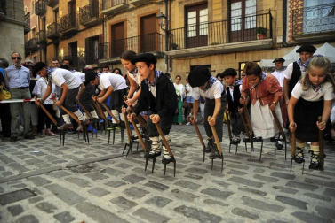 Fotos de la XXVI Carrera de Layas celebrada en Puente la Reina