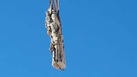 Vídeo de la retirada de la imagen de la Virgen María Auxiliadora de la torre de Salesianos