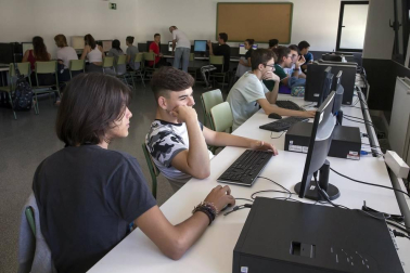 Alumnado del IESO Berriozar durante una jornada lectiva.