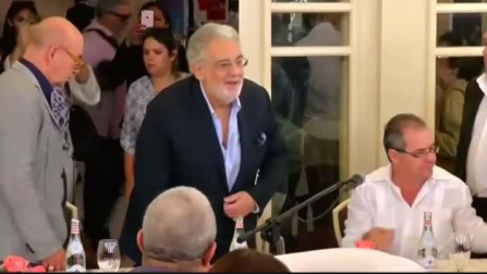 Plácido Domingo dimite como director de la Ópera de Los Ángeles