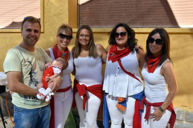 Cortes está en plena celebración de sus fiestas en honor a San Miguel. La cámara de ¡Click! se acercó al inicio de los festejos, el lunes 30 de septiembre, para compartir con los vecinos la tradicional comida de ranchos organizada en el patio de la Casa de Cultura. El encuentro gastronómico se completó con la sobremesa musical que ofreció el mariachi Reyes de México.