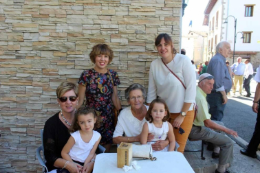 Las celebraciones en torno al día de San Miguel son una de las tradiciones más arraigadas entre los vecinos de Aoiz. La programación festiva se desarrolló del viernes 27 al domingo 29, y tuvo entre sus actos principales la danza que rememora la lucha y posterior firma de la paz entre agromonteses y beamonteses, hito histórico ligado a la localidad.