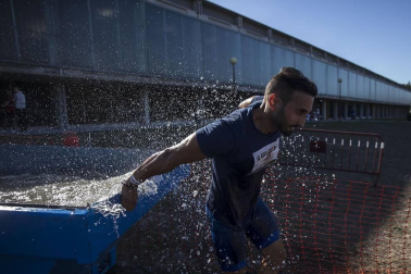 Medio millar de 'gladiadores' participaron este sábado en el Gladiators Day y superaron una treintena de obstáculos en 7 kilómetros por el campus de la Universidad de Navarra