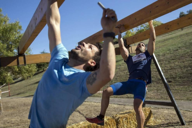 Medio millar de 'gladiadores' participaron este sábado en el Gladiators Day y superaron una treintena de obstáculos en 7 kilómetros por el campus de la Universidad de Navarra