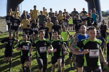 Medio millar de 'gladiadores' participaron este sábado en el Gladiators Day y superaron una treintena de obstáculos en 7 kilómetros por el campus de la Universidad de Navarra