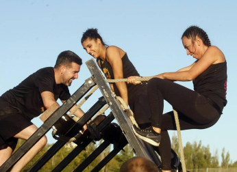 Medio millar de 'gladiadores' participaron este sábado en el Gladiators Day y superaron una treintena de obstáculos en 7 kilómetros por el campus de la Universidad de Navarra