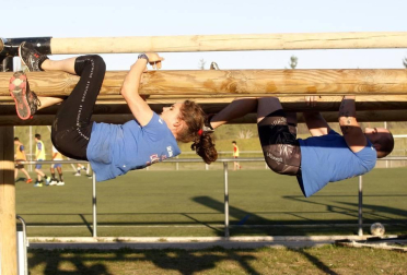Medio millar de 'gladiadores' participaron este sábado en el Gladiators Day y superaron una treintena de obstáculos en 7 kilómetros por el campus de la Universidad de Navarra