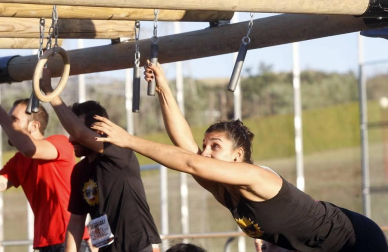 Medio millar de 'gladiadores' participaron este sábado en el Gladiators Day y superaron una treintena de obstáculos en 7 kilómetros por el campus de la Universidad de Navarra