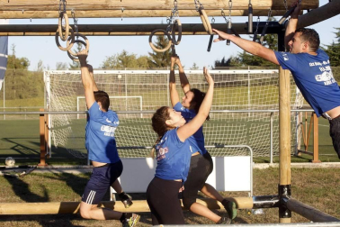 Medio millar de 'gladiadores' participaron este sábado en el Gladiators Day y superaron una treintena de obstáculos en 7 kilómetros por el campus de la Universidad de Navarra