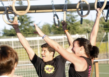 Medio millar de 'gladiadores' participaron este sábado en el Gladiators Day y superaron una treintena de obstáculos en 7 kilómetros por el campus de la Universidad de Navarra