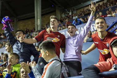 Todas las fotos del búscate en la grada del Osasuna - Villarreal