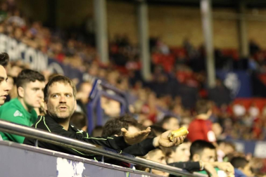 Todas las fotos del búscate en la grada del Osasuna - Villarreal