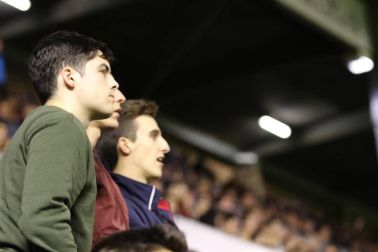 Todas las fotos del búscate en la grada del Osasuna - Villarreal