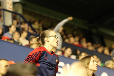 Todas las fotos del búscate en la grada del Osasuna - Villarreal