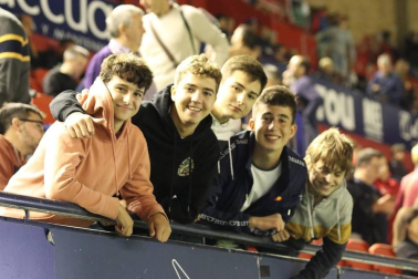 Todas las fotos del búscate en la grada del Osasuna - Villarreal