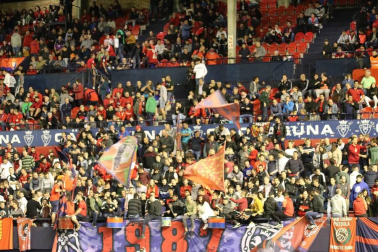 Todas las fotos del búscate en la grada del Osasuna - Villarreal