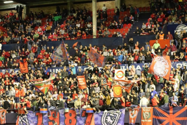 Todas las fotos del búscate en la grada del Osasuna - Villarreal